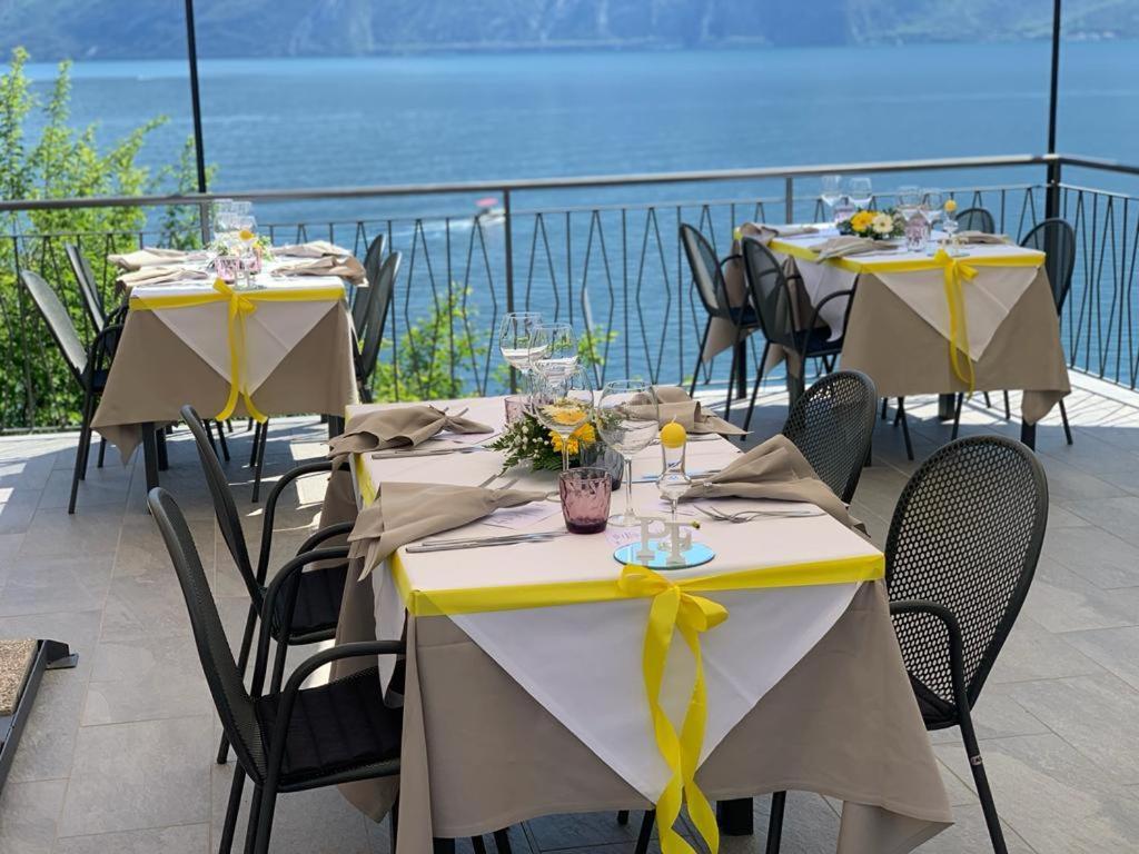 Hotel Alla Noce Limone sul Garda Luaran gambar
